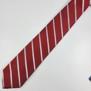 Brooks Brothers Tie 100% Silk Silver and Blue on Red Necktie USA EUC 58 x 3.25